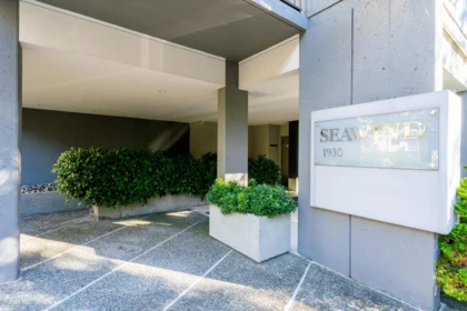 Hot Tub / Spa Photo of 301 1930 Bellevue Avenue, West Vancouver, BC