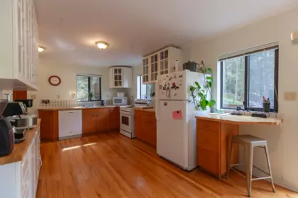 Breakfast Nook Photo of 312 Mariners Way, Mayne Island, BC