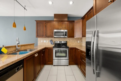 Kitchen Photo of 303 14333 104 Avenue, Surrey, BC
