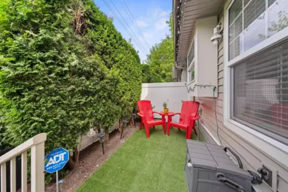 Front Yard Photo of 42 23085 118 Avenue, Maple Ridge, BC