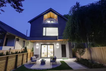 1 944 E 13 Avenue, Vancouver, BC, Vancouver — Half Duplex for sale