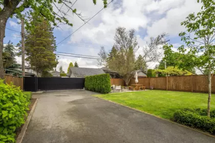 Outdoor Deck Photo of 8647 10th Avenue, Burnaby, BC