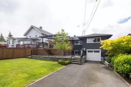 Outdoor Patio Photo of 8647 10th Avenue, Burnaby, BC