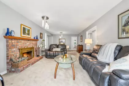 Family Room Photo of 15429 95 Avenue, Surrey, BC