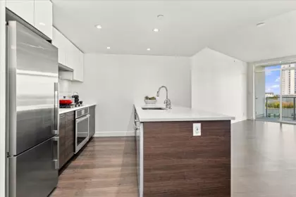 Kitchen Island Photo of 706 3557 Sawmill Crescent, Vancouver, BC
