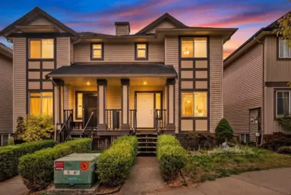 16628 60 Avenue, Surrey, BC, Surrey — Half Duplex for sale