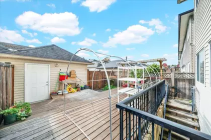Hallway Photo of 16628 60 Avenue, Surrey, BC