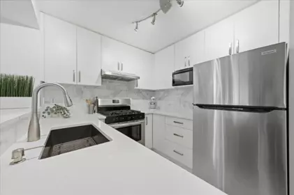Dining Area Photo of 310 2966 Silver Springs Boulevard, Coquitlam, BC