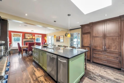Kitchen Island Photo of 24071 63 Avenue, Langley, BC