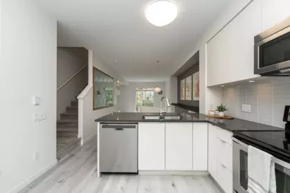 Kitchen Island Photo of 24 2332 Ranger Lane, Port Coquitlam, BC