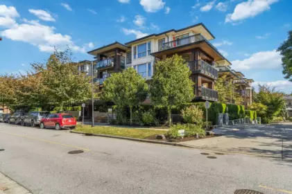 Front Yard Photo of 105 1153 Kensal Place, Coquitlam, BC