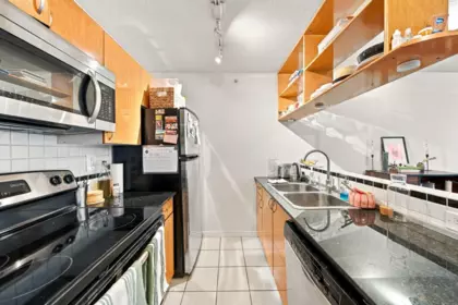 Kitchen Photo of 1803 939 Homer Street, Vancouver, BC