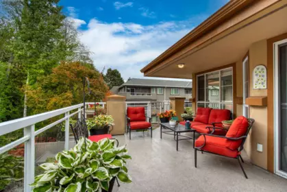 Front Yard Photo of 305 15155 22 Avenue, Surrey, BC