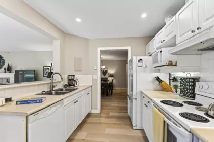 Powder Room Photo of 305 15155 22 Avenue, Surrey, BC