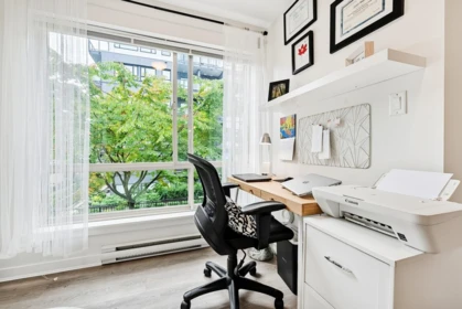 Hallway Photo of 316 13789 107a Avenue, Surrey, BC