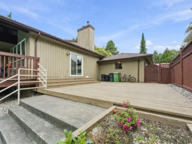 Garden / Landscaping Photo of 2045 Kirkstone Road, North Vancouver, BC