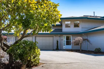 30 555 Eaglecrest Drive, Gibsons, BC, Gibsons — Townhouse for sale