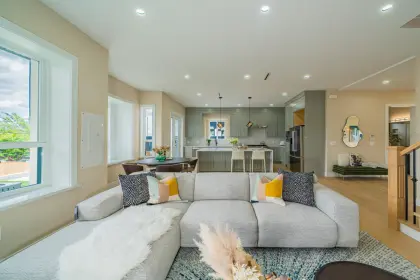 4641 Bond Street, Burnaby, BC, Burnaby — Half Duplex for sale
