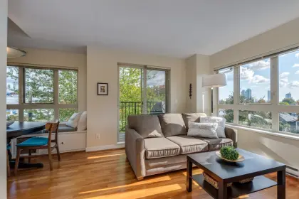 38 4055 Pender Street, Burnaby, BC, Burnaby — Townhouse for sale
