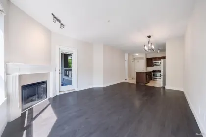 209 3895 Sandell Street, Burnaby, BC, Burnaby — Apartment/Condo for sale