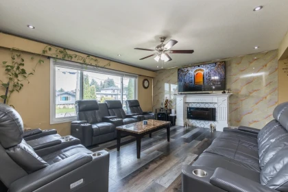 Breakfast Nook Photo of 32698 Pandora Avenue, Abbotsford, BC