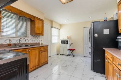 Kitchen Photo of 32698 Pandora Avenue, Abbotsford, BC