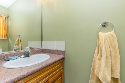Powder Room Photo of 32698 Pandora Avenue, Abbotsford, BC