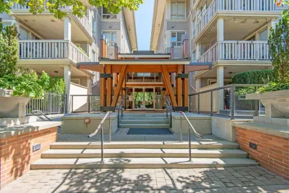 228 801 Klahanie Drive, Port Moody, BC, Port moody — Apartment/Condo for sale