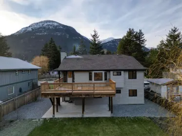7388 Laurel Street, Pemberton, BC, Pemberton — Single Family Residence for sale