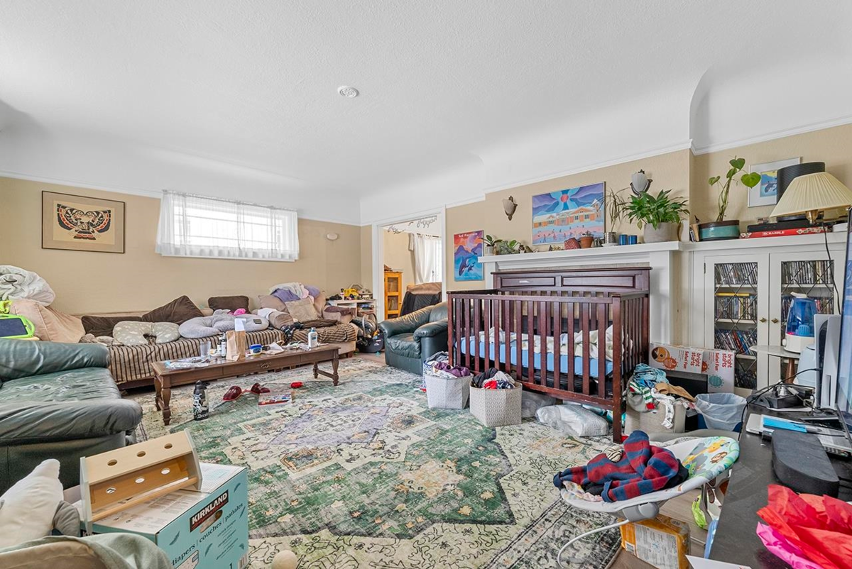 Kitchen Island Photo of 3229 W 24th Avenue, Vancouver, BC
