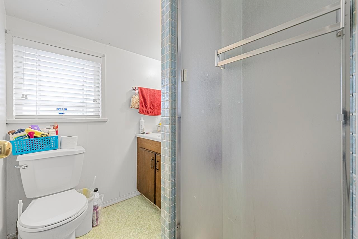 Laundry Room Photo of 3229 W 24th Avenue, Vancouver, BC