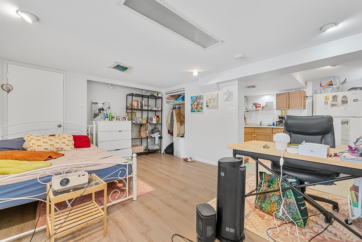 Powder Room Photo of 3229 W 24th Avenue, Vancouver, BC