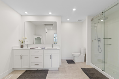 Primary Bathroom Photo of 104 51096 Falls Court, Chilliwack, BC