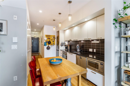 304 557 E Cordova Street, Vancouver, BC, Vancouver — Townhouse for sale