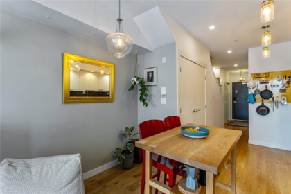 304 557 E Cordova Street, Vancouver, BC, Vancouver — Townhouse for sale