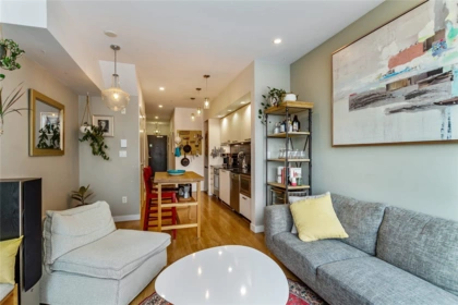 304 557 E Cordova Street, Vancouver, BC, Vancouver — Townhouse for sale