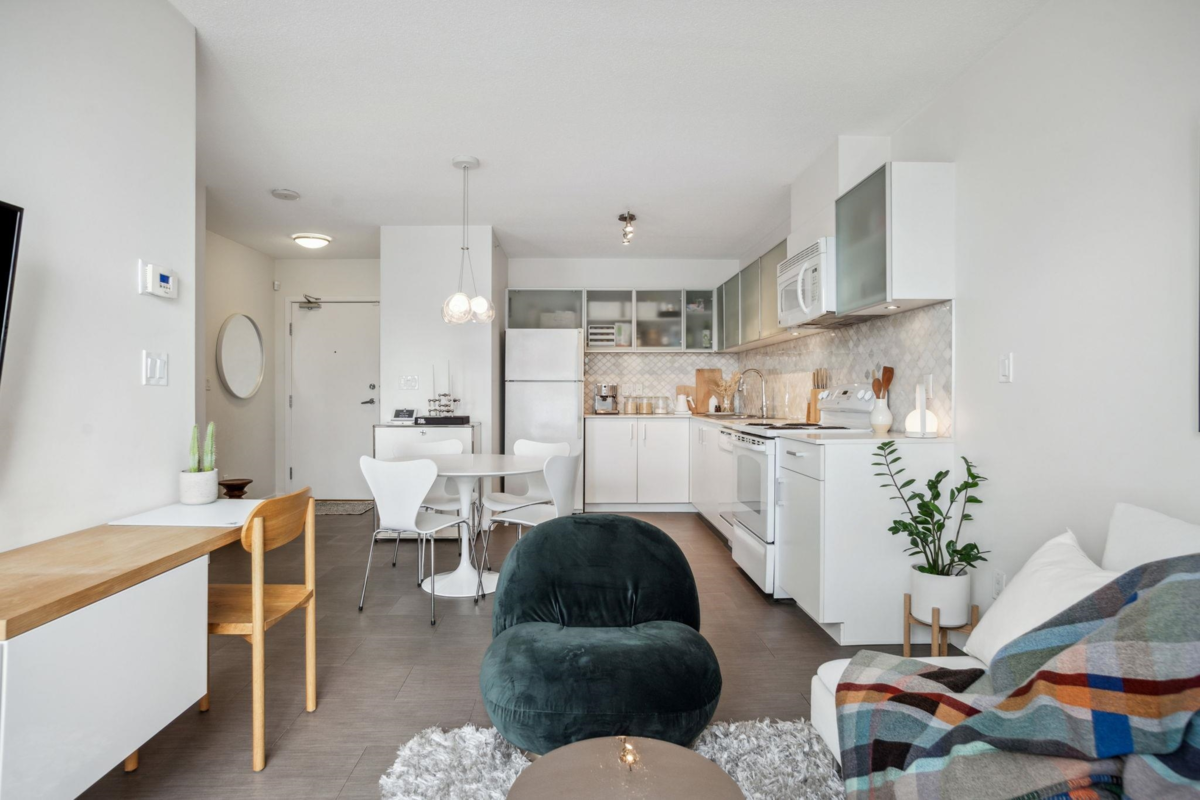 Breakfast Nook Photo of 809 66 W Cordova Street, Vancouver, BC