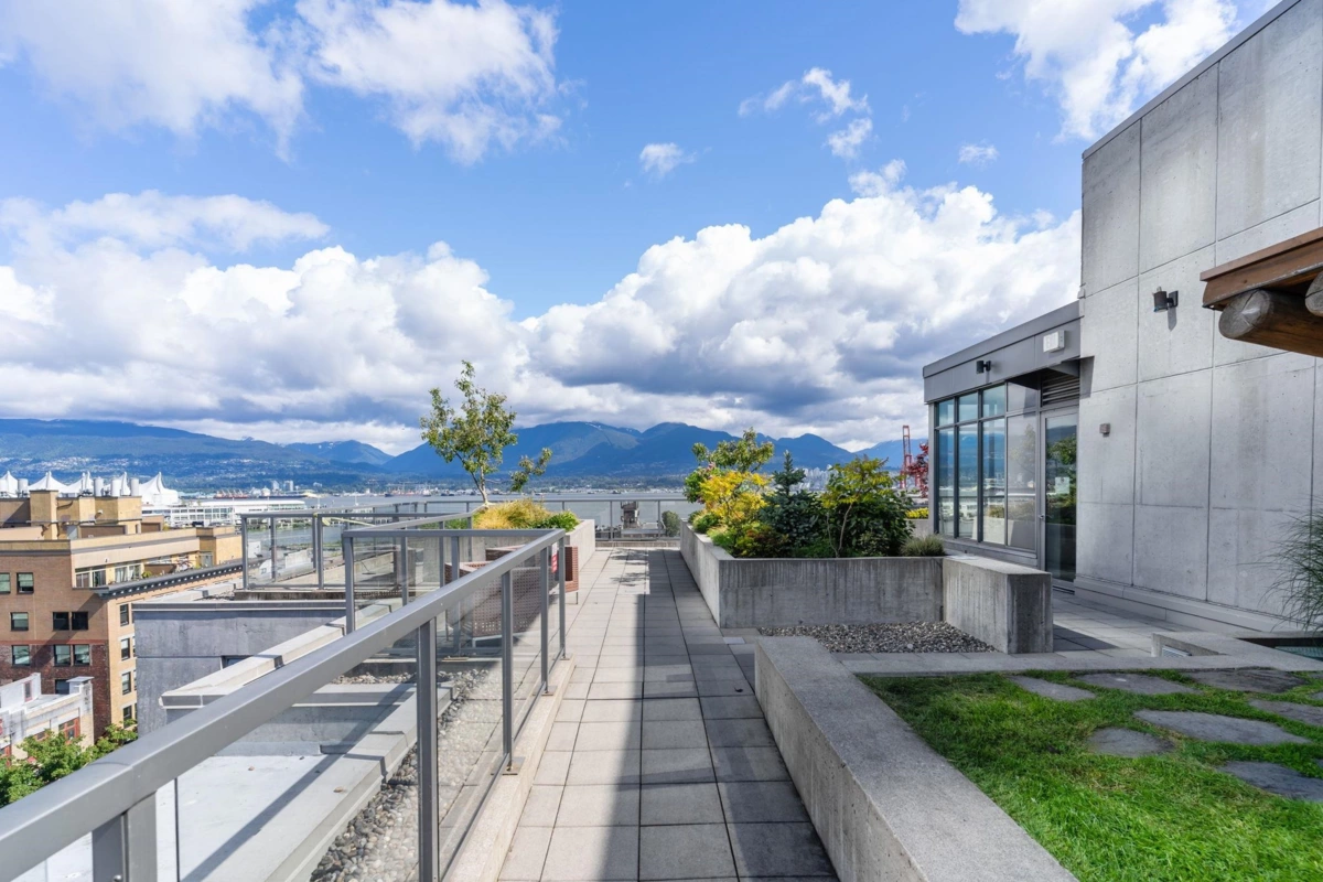 Hot Tub / Spa Photo of 809 66 W Cordova Street, Vancouver, BC