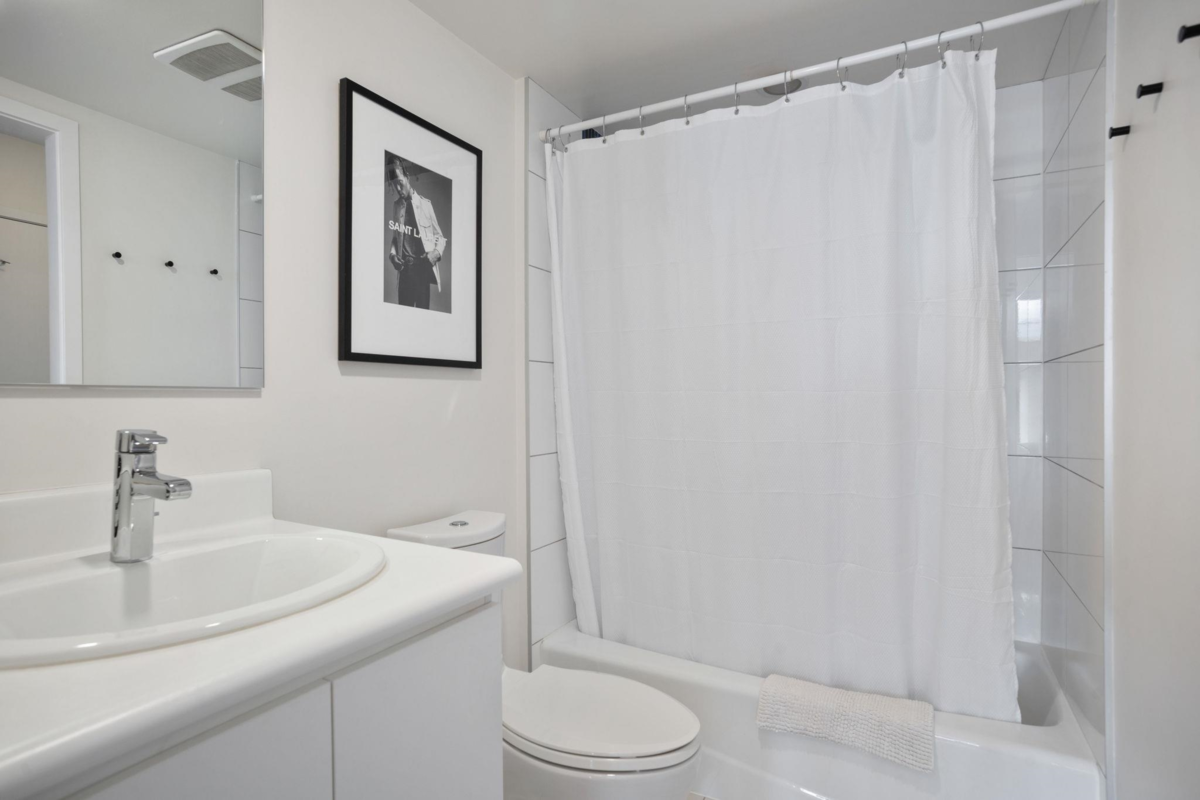 Laundry Room Photo of 809 66 W Cordova Street, Vancouver, BC