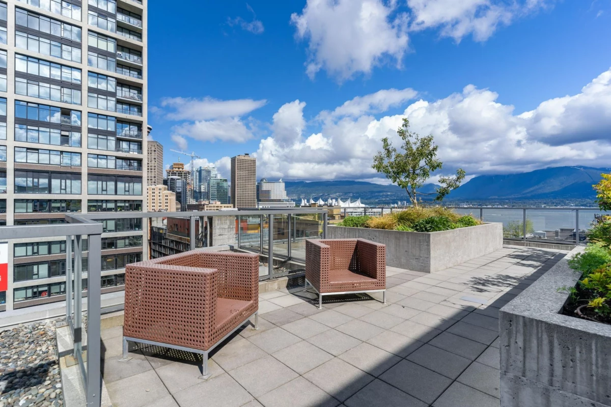 Swimming Pool Photo of 809 66 W Cordova Street, Vancouver, BC