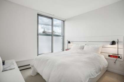 Powder Room Photo of 809 66 W Cordova Street, Vancouver, BC