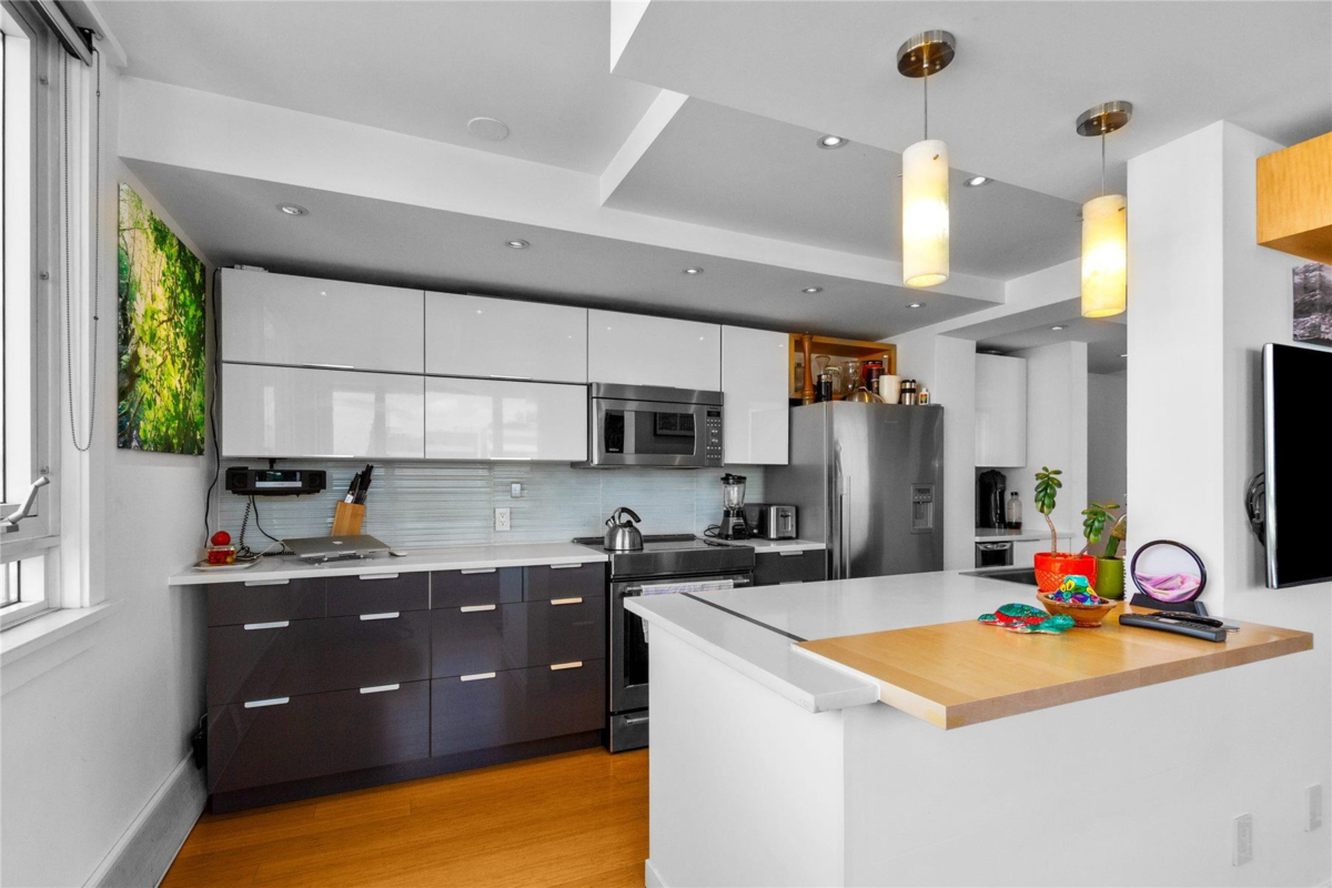 Breakfast Nook Photo of 1850 Comox Street, Vancouver, BC