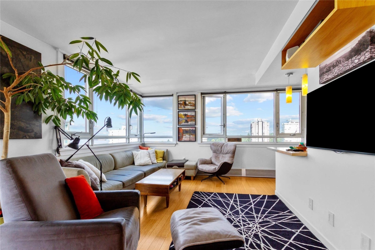 Kitchen Photo of 1850 Comox Street, Vancouver, BC