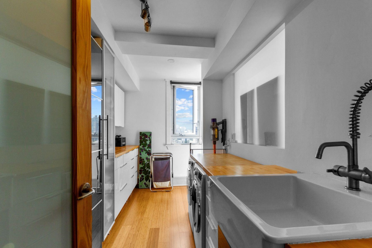 Mudroom Photo of 1850 Comox Street, Vancouver, BC