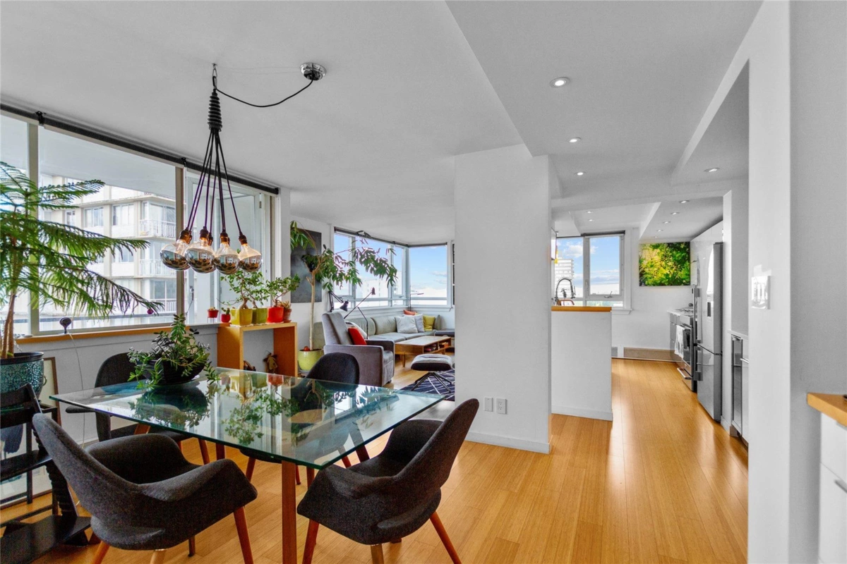 Powder Room Photo of 1850 Comox Street, Vancouver, BC