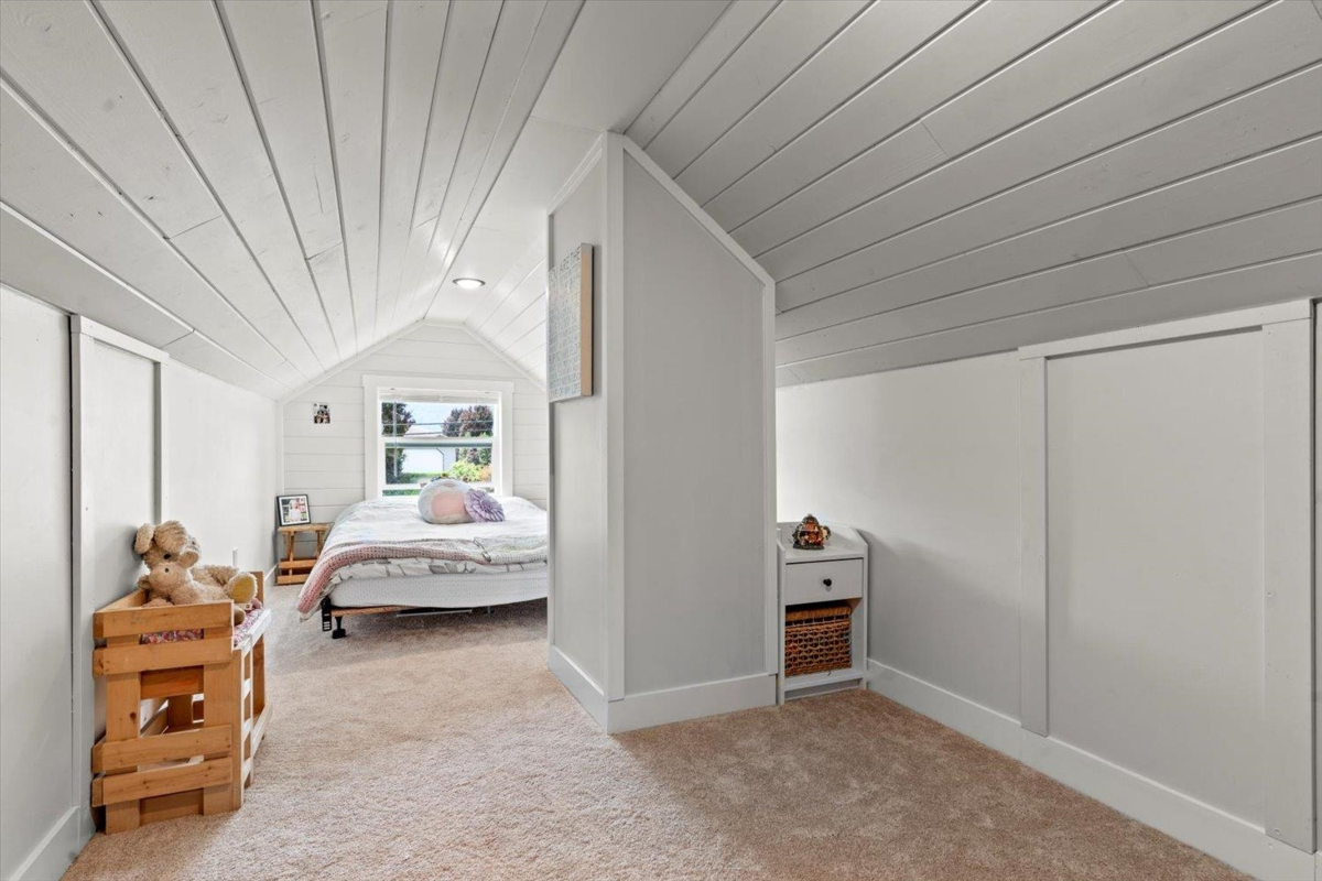 Hallway Photo of 2170 Ashton Road, Agassiz, BC