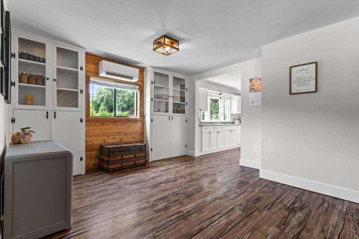 Kitchen Island Photo of 2170 Ashton Road, Agassiz, BC