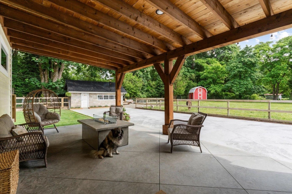 Outdoor Deck Photo of 2170 Ashton Road, Agassiz, BC