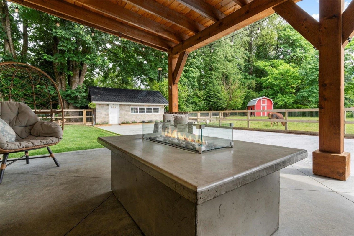 Swimming Pool Photo of 2170 Ashton Road, Agassiz, BC