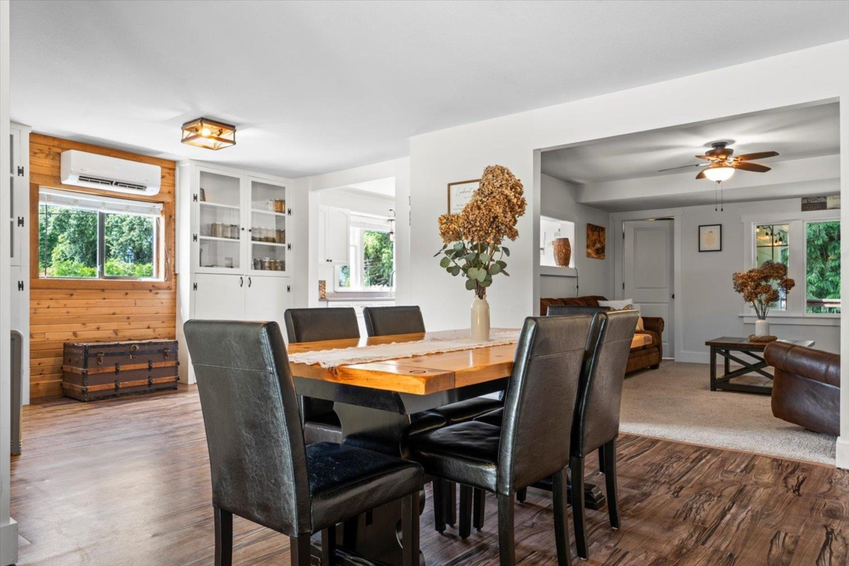 Walk-In Closet Photo of 2170 Ashton Road, Agassiz, BC